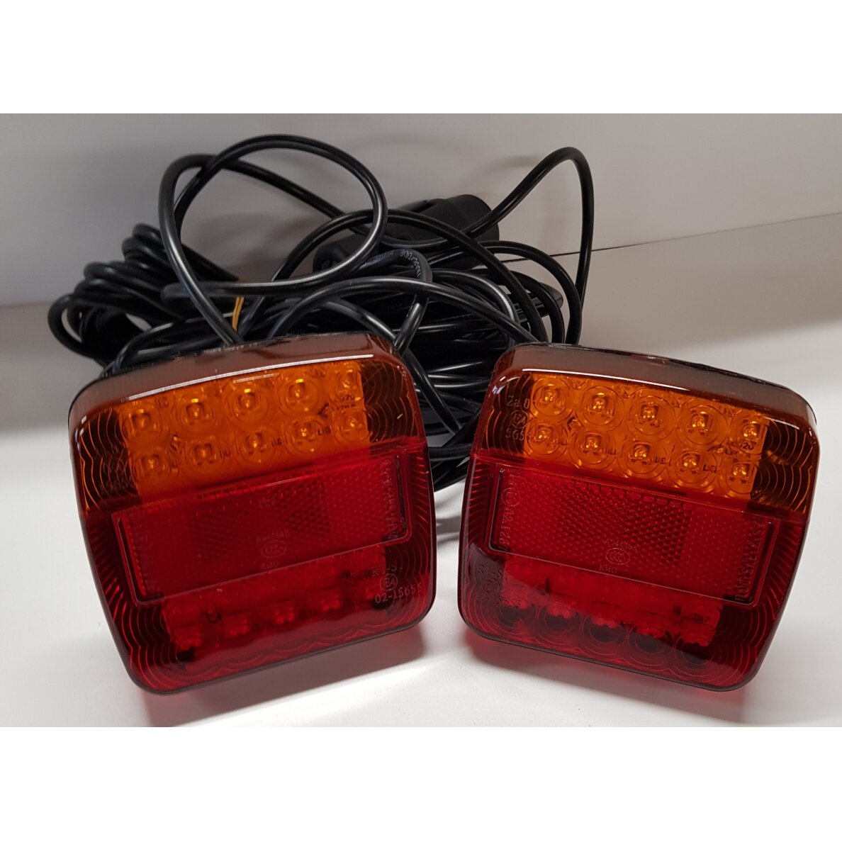 Galinių žibintų kompl. LED su magnetu TR2220